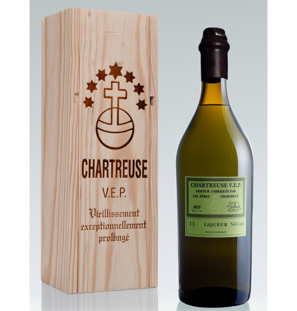 VEP VERTE 100CL 54° CHARTREUSE CAISSE BOIS VEP VERTE 100CL 54° CHARTREUSE CAISSE BOIS
